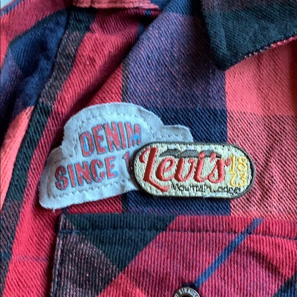 Hooded Levi’s button up - Picture 3 of 4